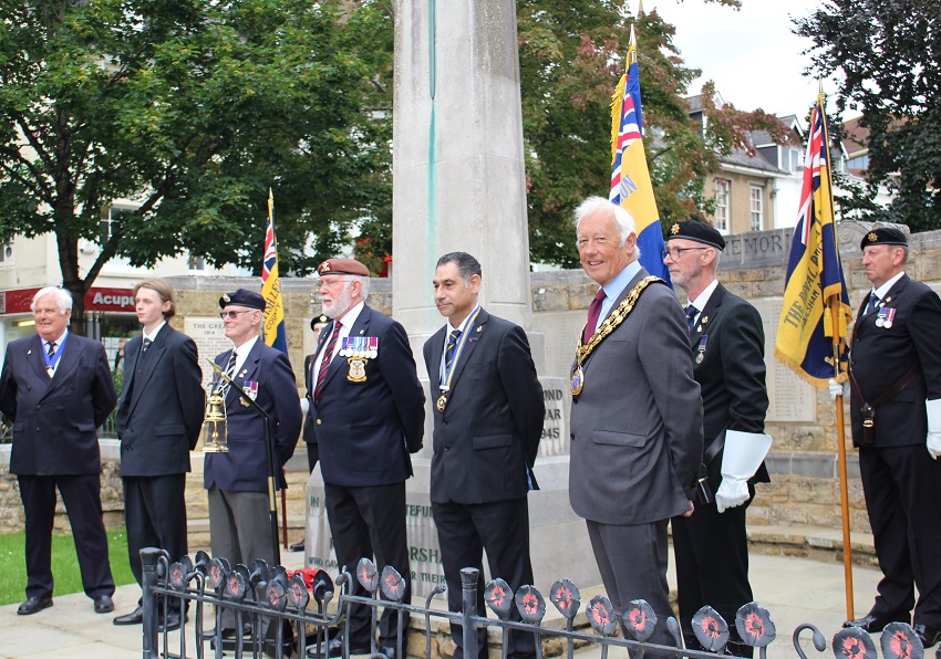 HDC Chairman attends RBL Torch of Remembrance ceremony in Horshams Carfax