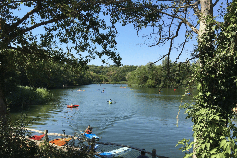 Kayakers on the lake at Southwater Country Park
