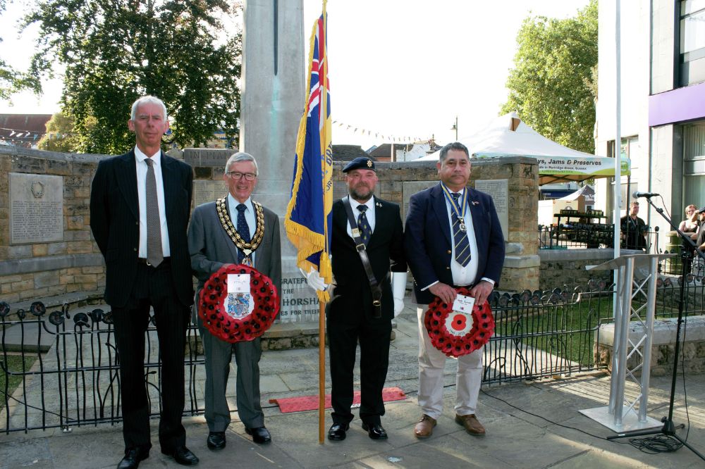 Council Chairman leads VJ Day commemoration at Horsham's War Memorial 