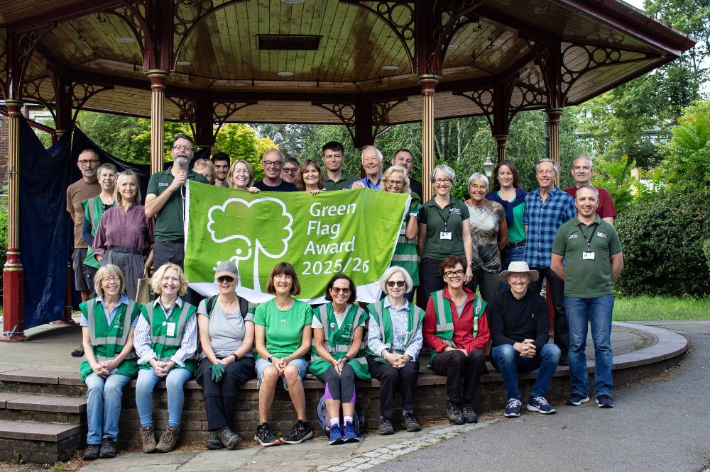 Cllr Skipp with members of the Horsham District Council Parks and Countryside team, Trudie Mitchell, Chair of Denne Neighbourhood Council, and the Friends of Horsham Park. 
