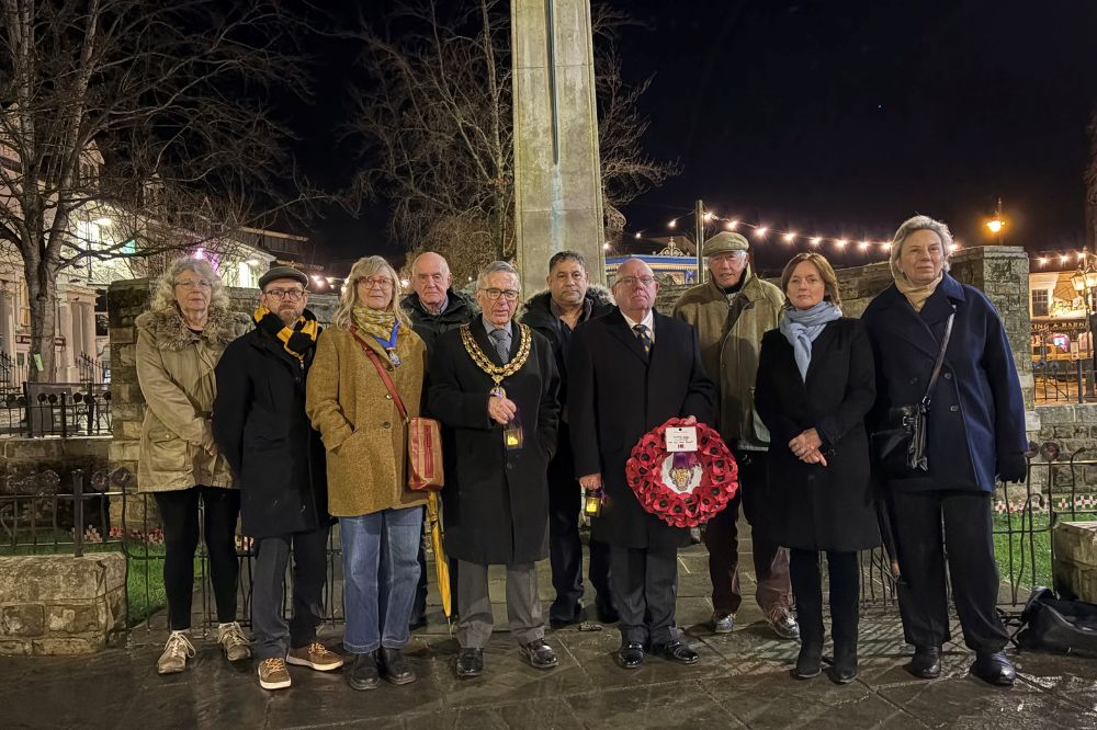 Wreath laying and candlelight ceremony in Horsham's Carfax