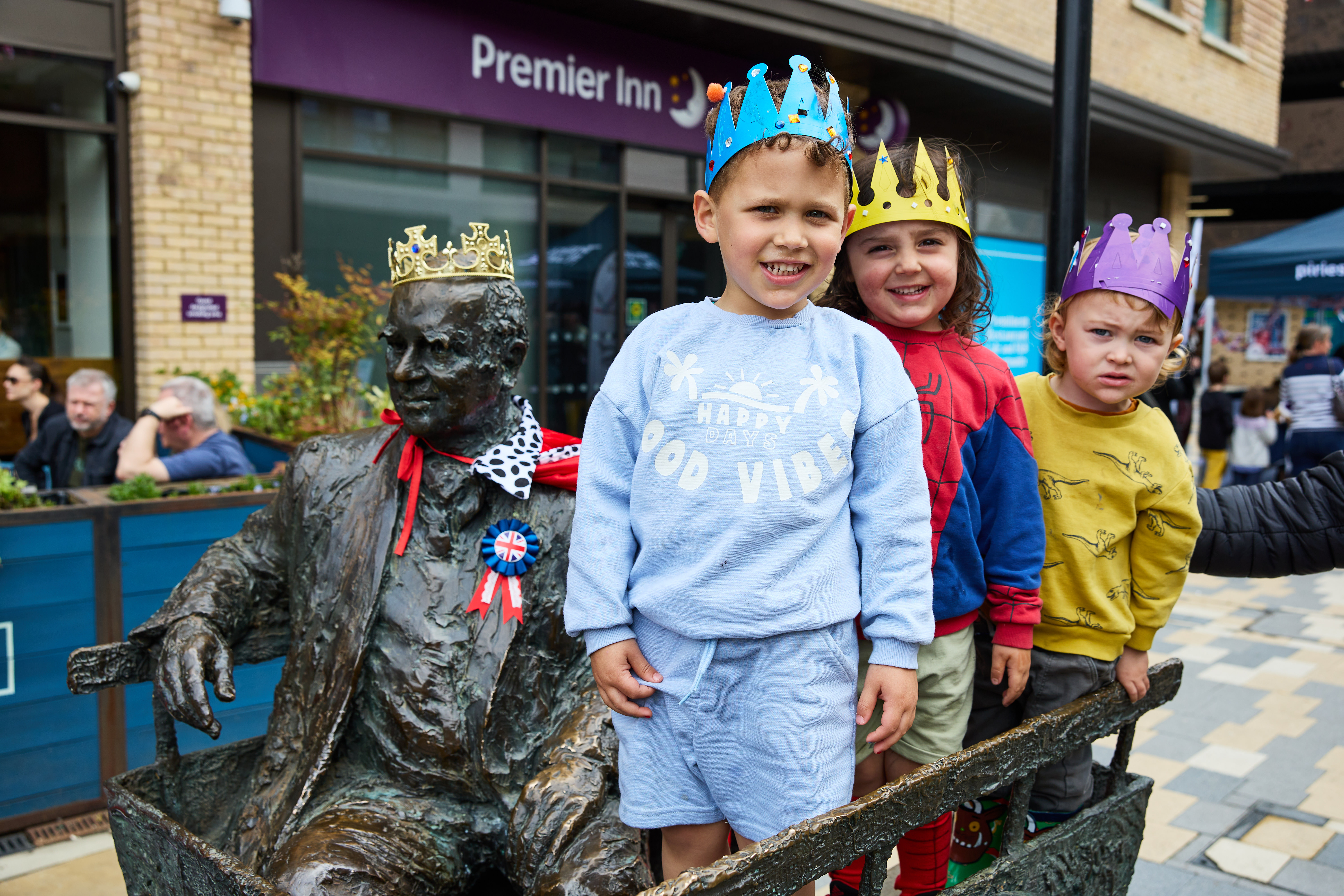 Children wearing handmade crowns at Piries Place
