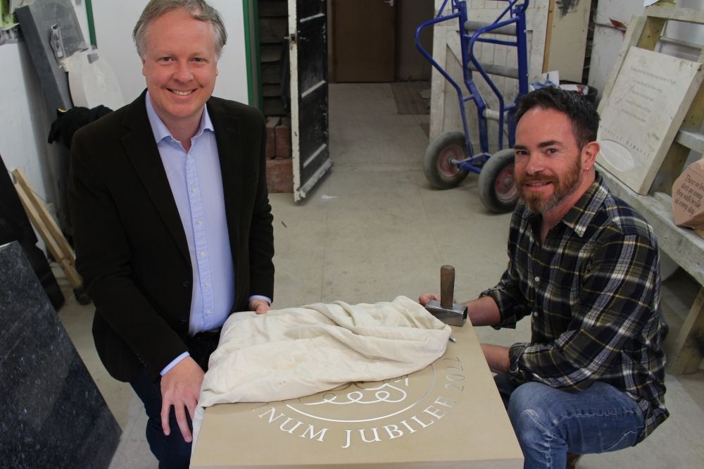 •	Cllr Christian Mitchell with craftsman Paul Binstead